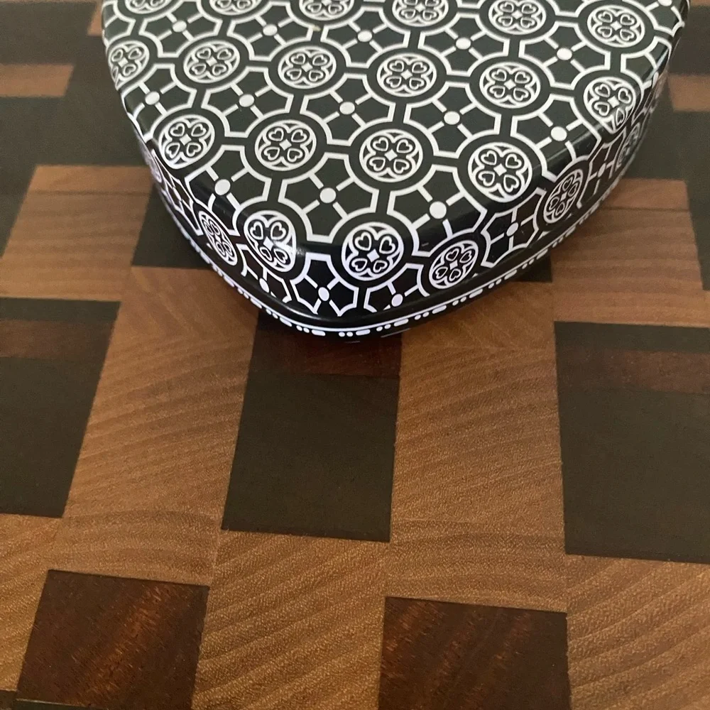 Retired Brighton Black and White Heart-Shaped Damask Decorative Tin Box 3.5”
